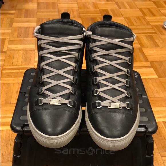 Balenciaga Arena - Picture 1 of 5